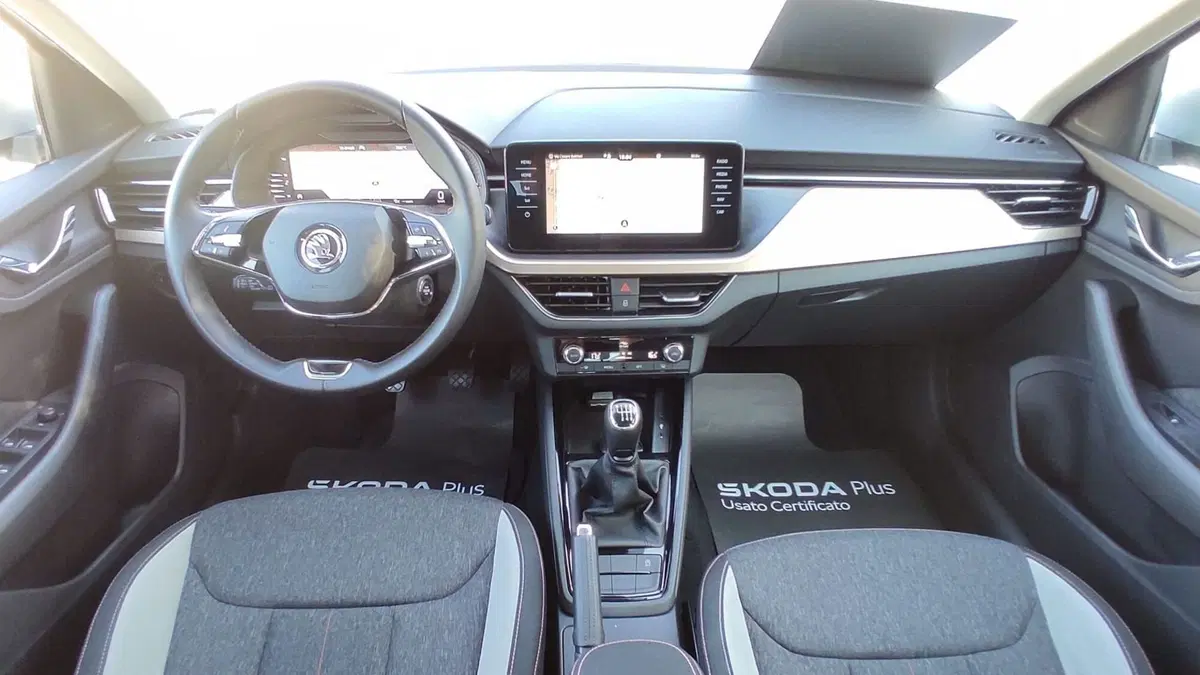 Skoda Scala usata a Taranto (9)
