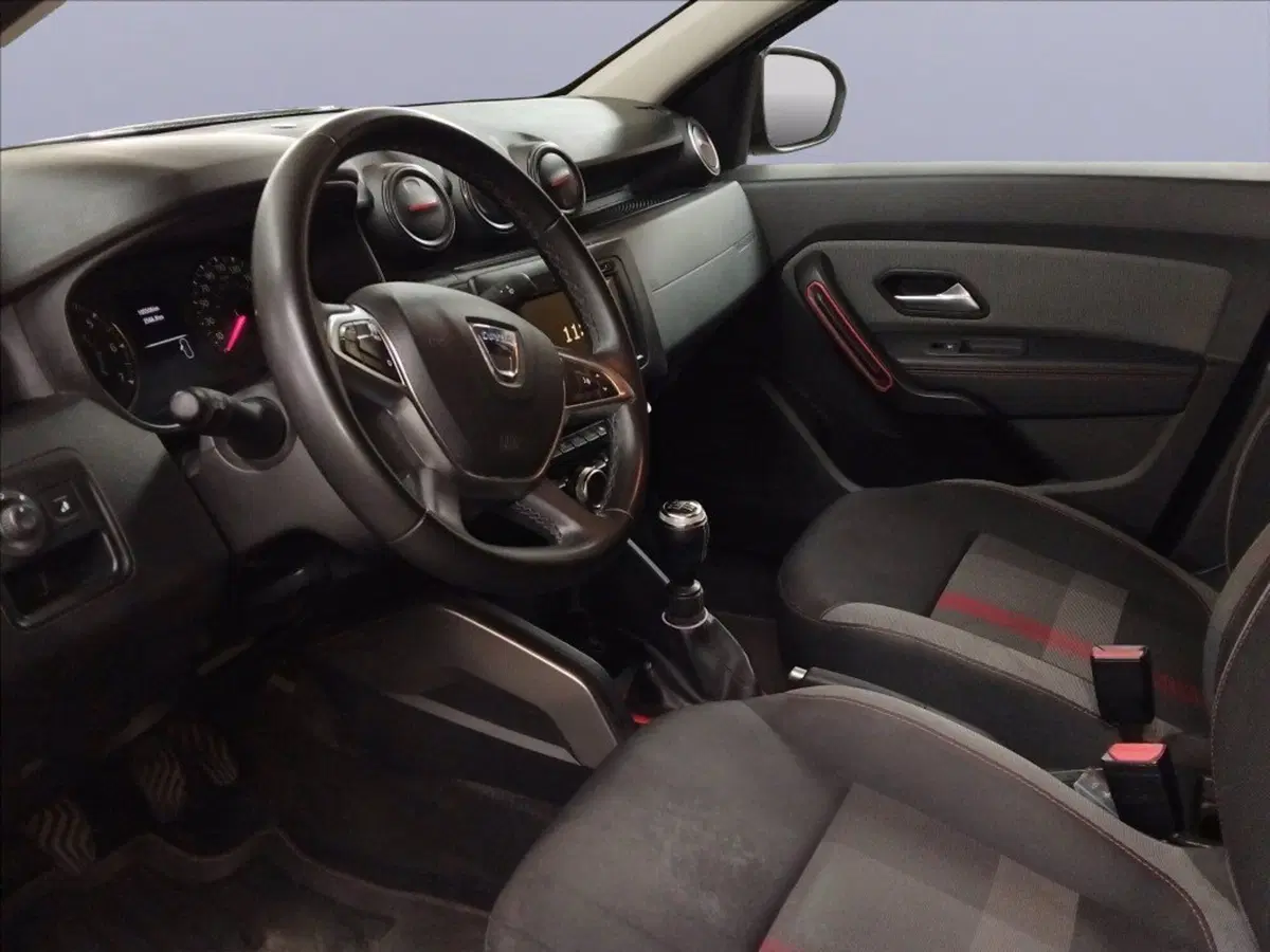 Dacia Duster usata a Milano (9)