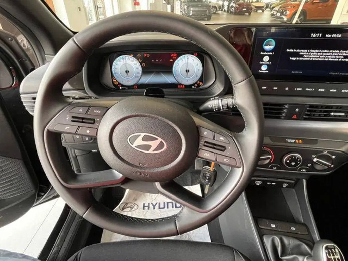 Hyundai i20 nuova a Verbano Cusio Ossola (12)