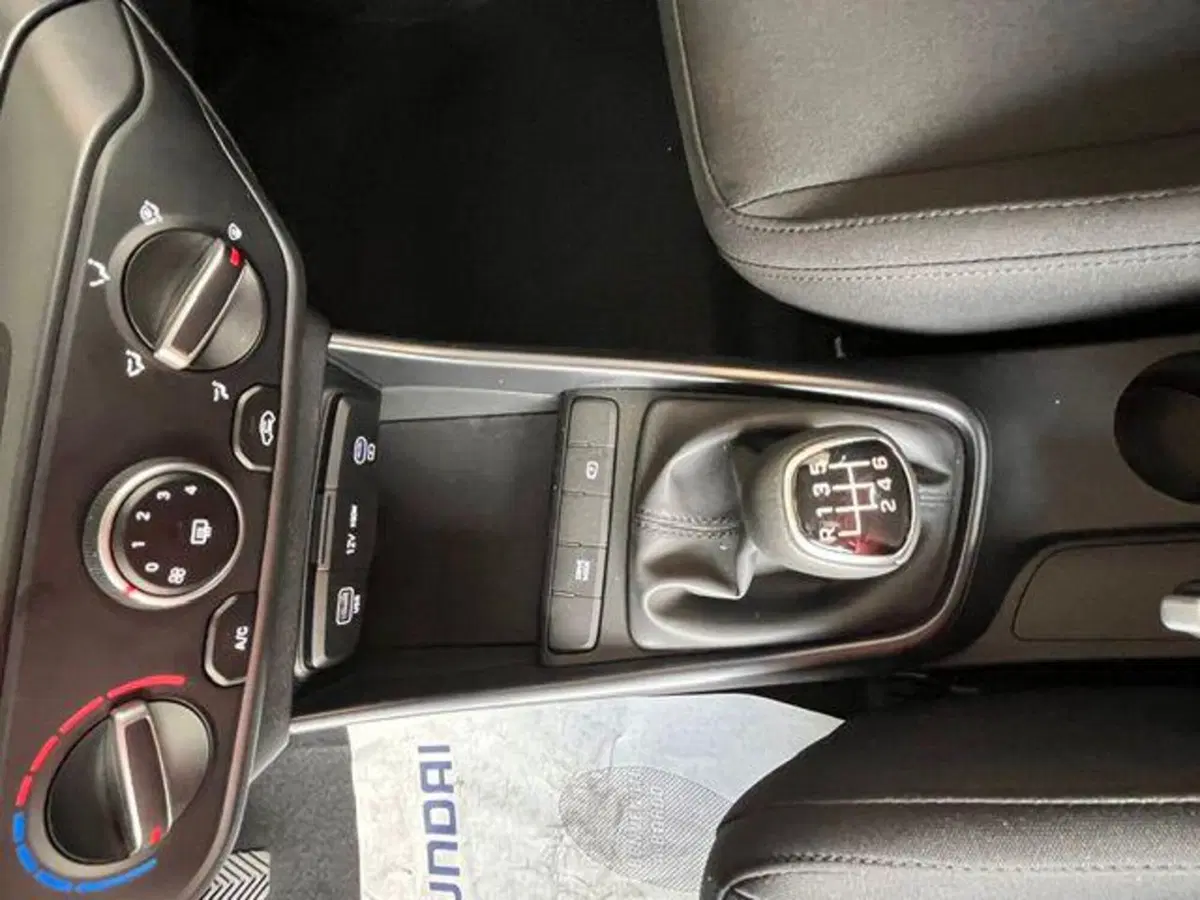 Hyundai i20 nuova a Verbano Cusio Ossola (17)