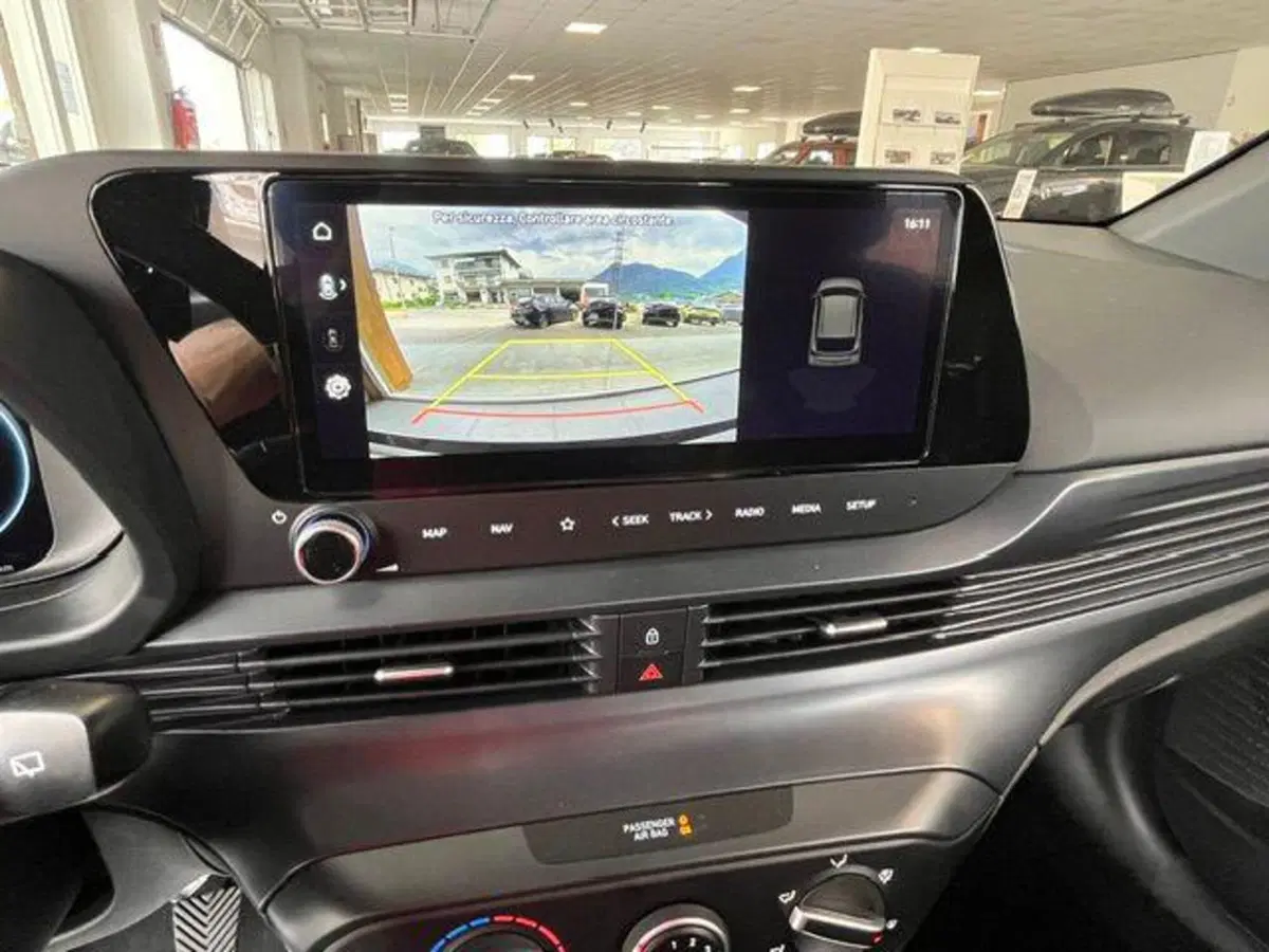 Hyundai i20 nuova a Verbano Cusio Ossola (18)