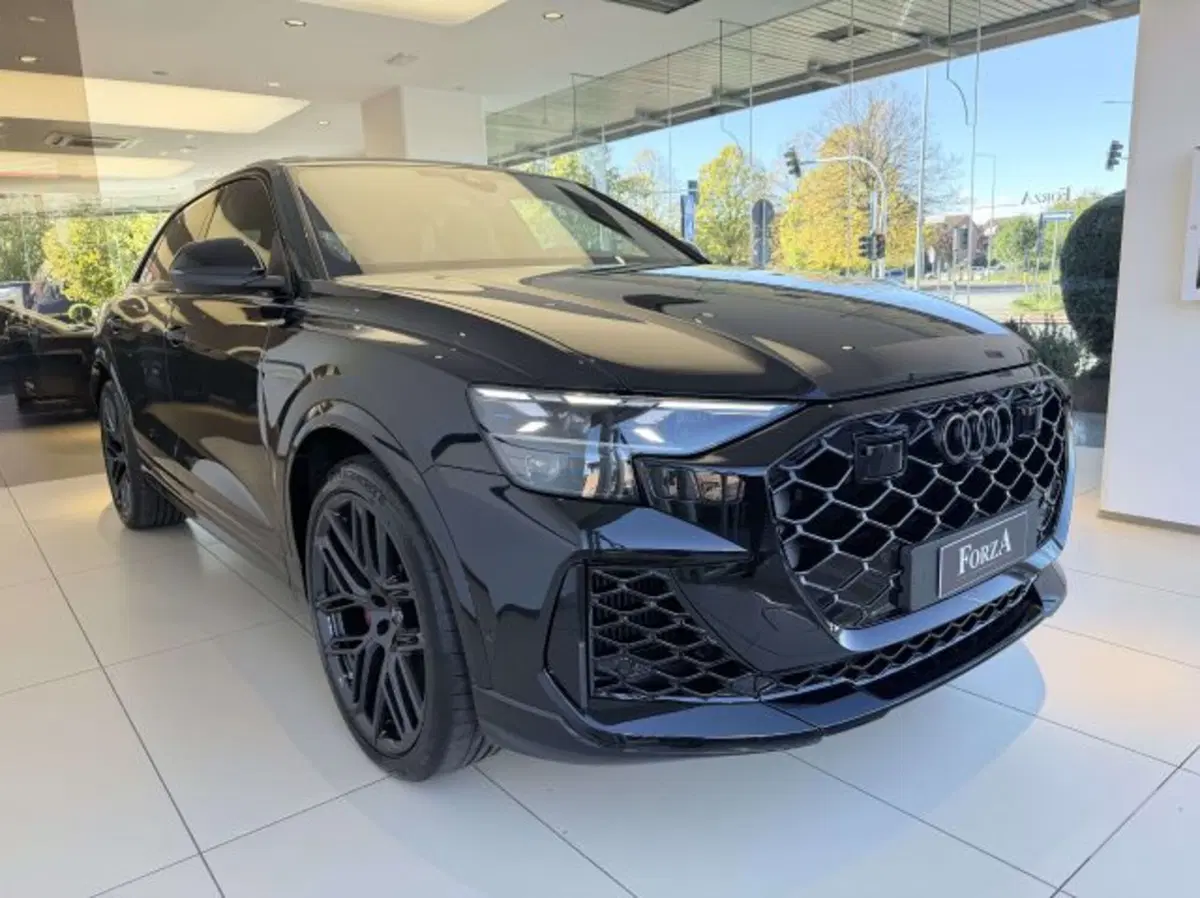 Audi RS Q8 nuova a Torino (3)