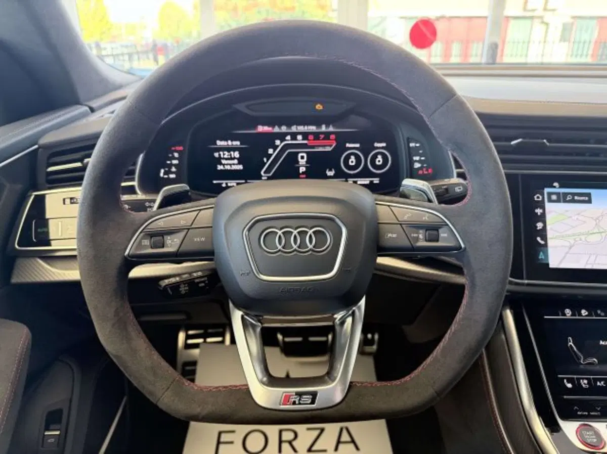Audi RS Q8 nuova a Torino (6)