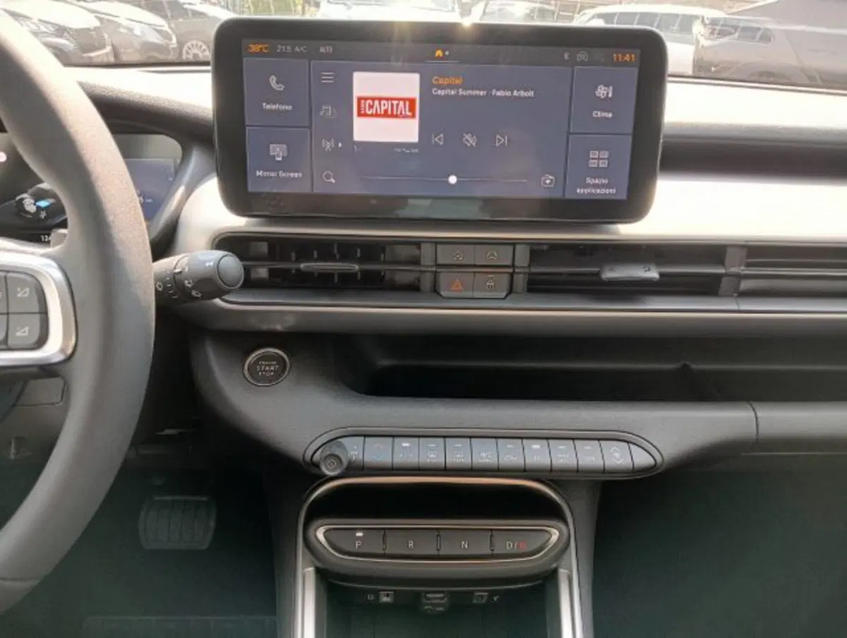 Jeep Avenger nuova a Brescia (16)