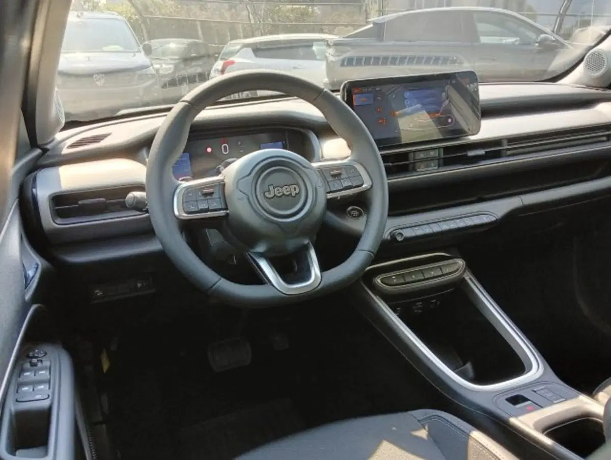 Jeep Avenger nuova a Brescia (6)