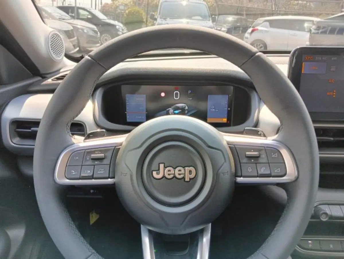 Jeep Avenger nuova a Brescia (7)