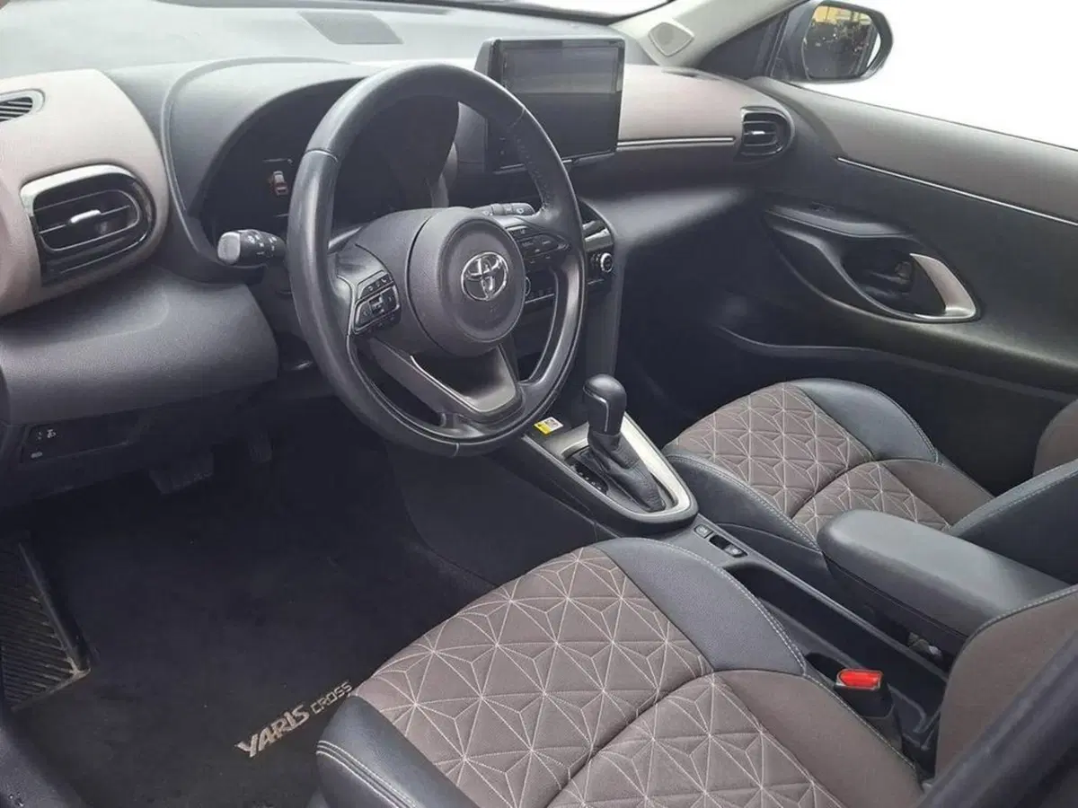 Toyota Yaris Cross usata a Torino (12)