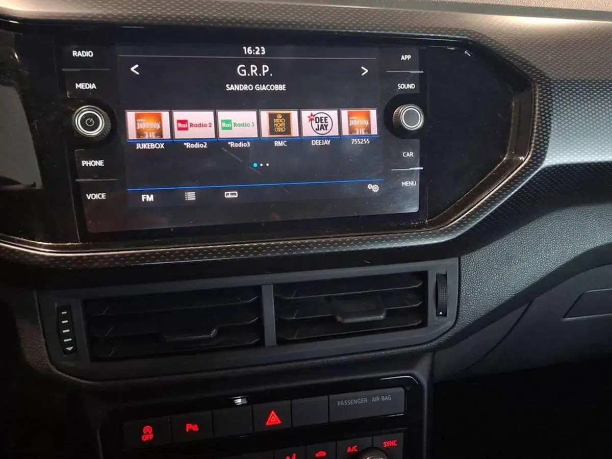 Volkswagen T-Cross usata a Torino (9)