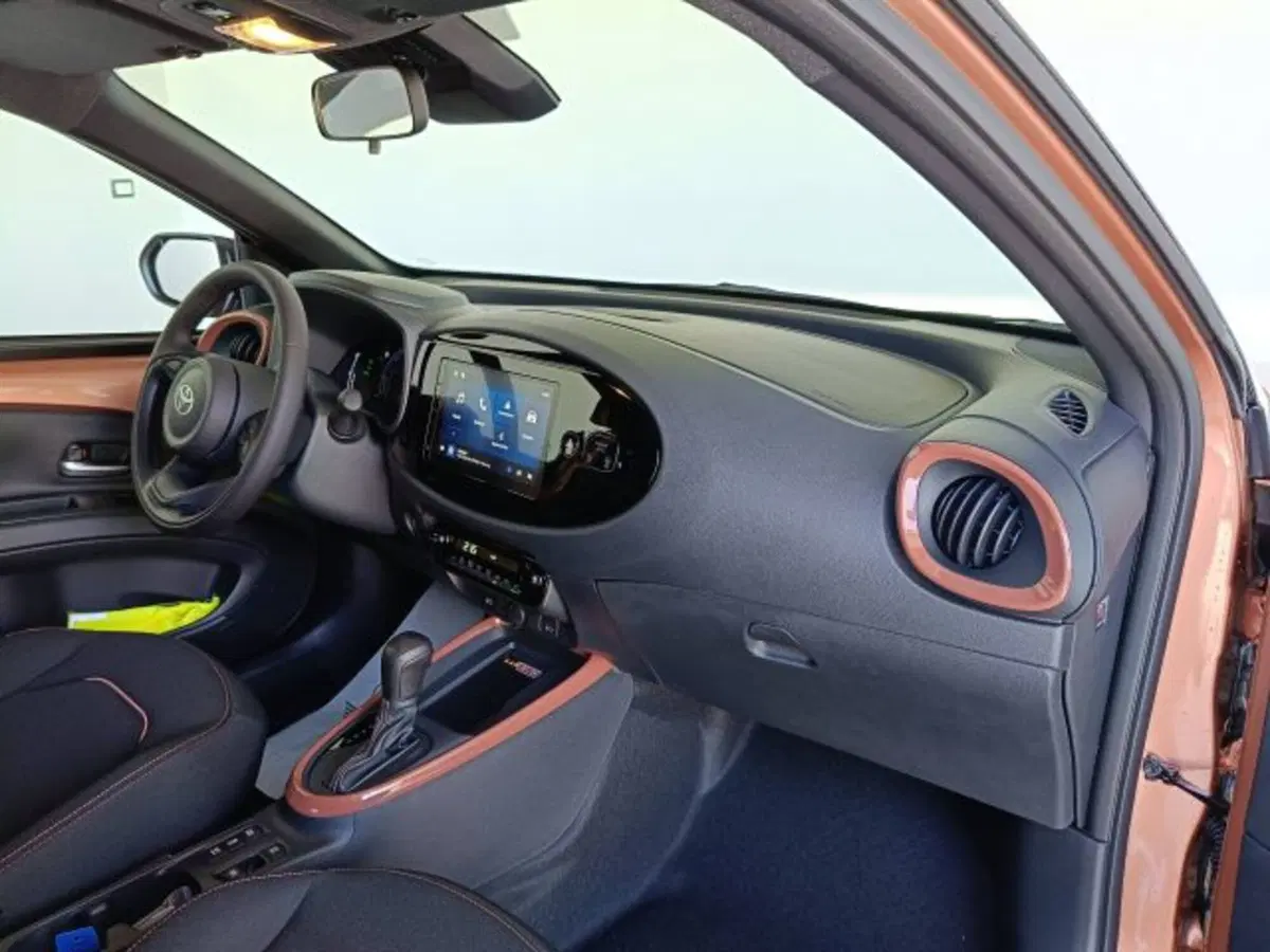 Toyota Aygo X nuova a Teramo (10)
