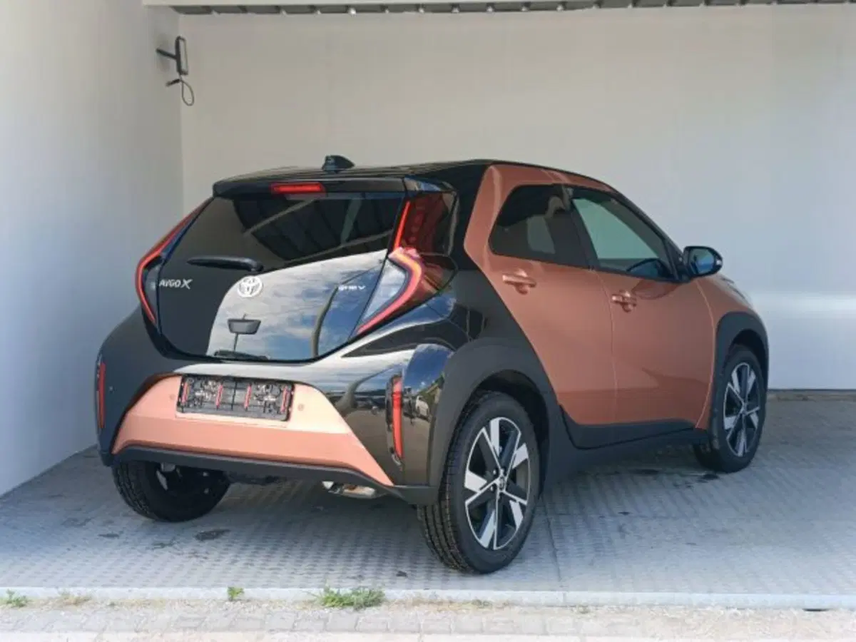 Toyota Aygo X nuova a Teramo (4)