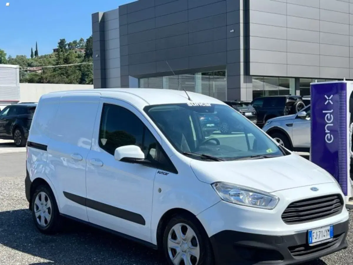 Ford Transit Courier usata a Lucca