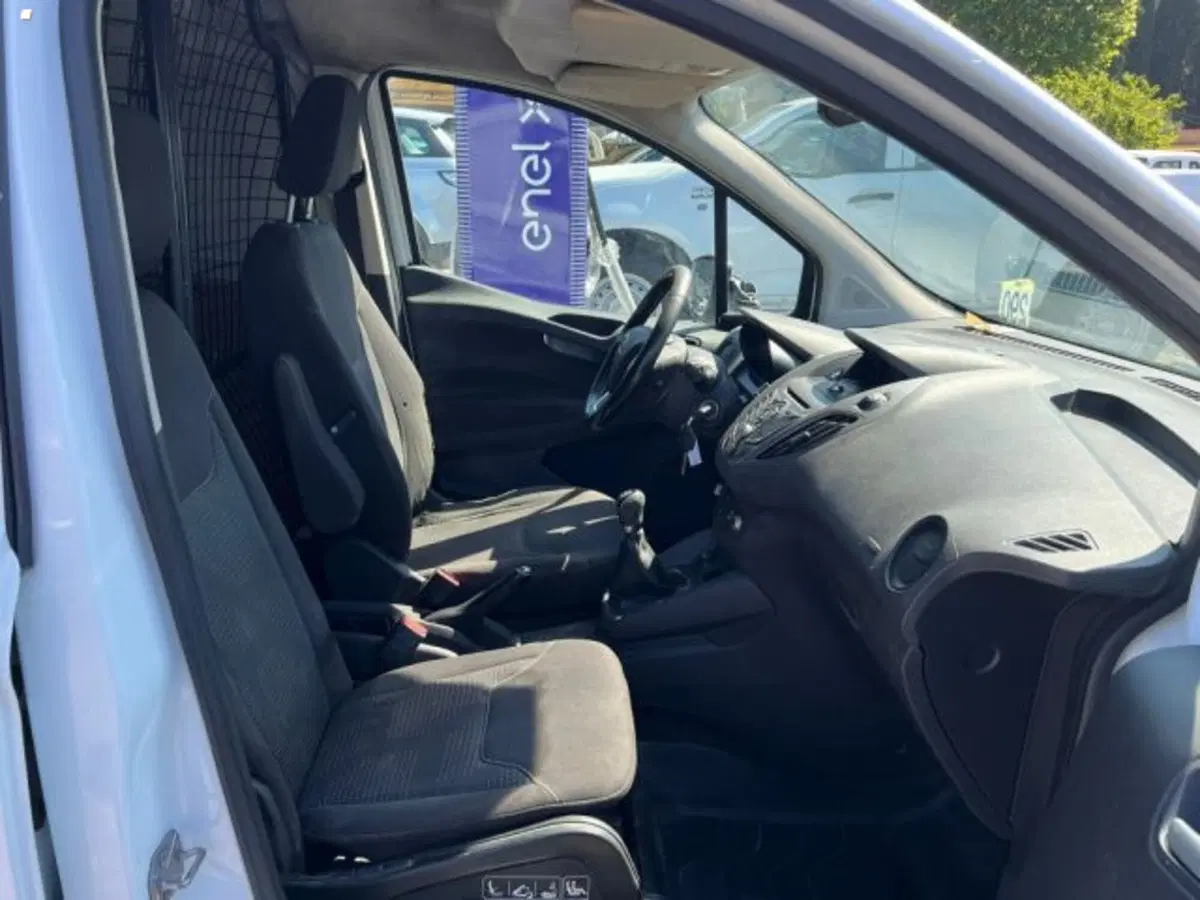 Ford Transit Courier usata a Lucca (12)