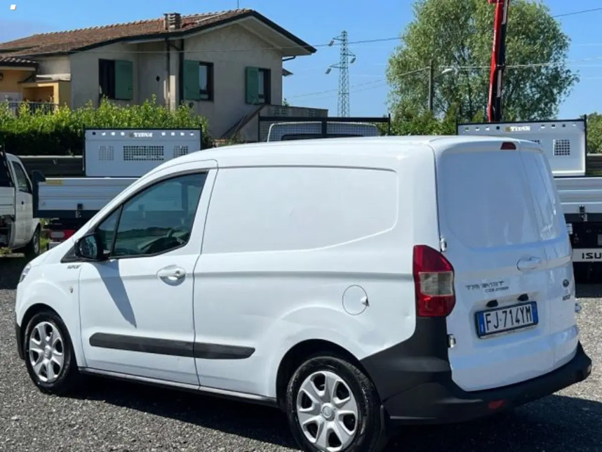 Ford Transit Courier usata a Lucca (3)