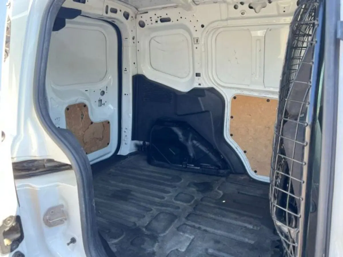 Ford Transit Courier usata a Lucca (5)
