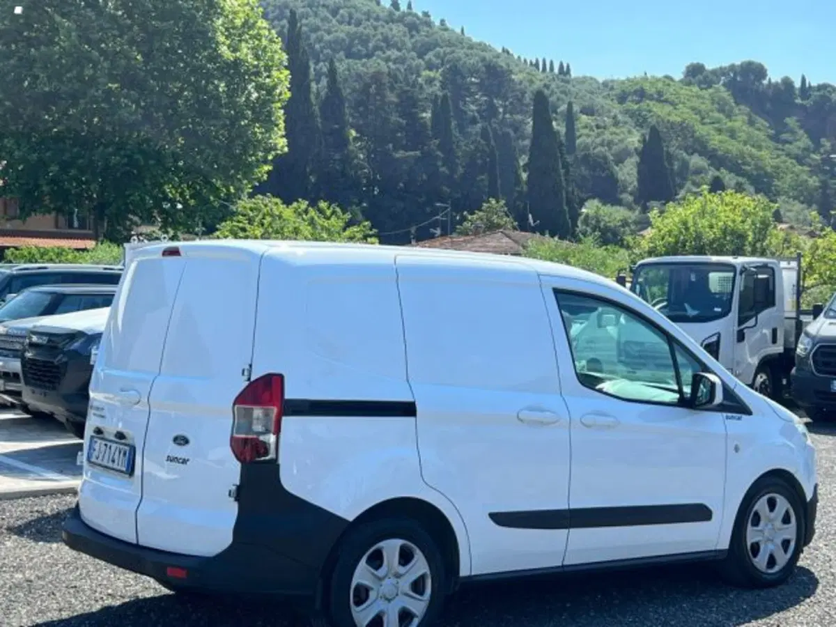 Ford Transit Courier usata a Lucca (6)
