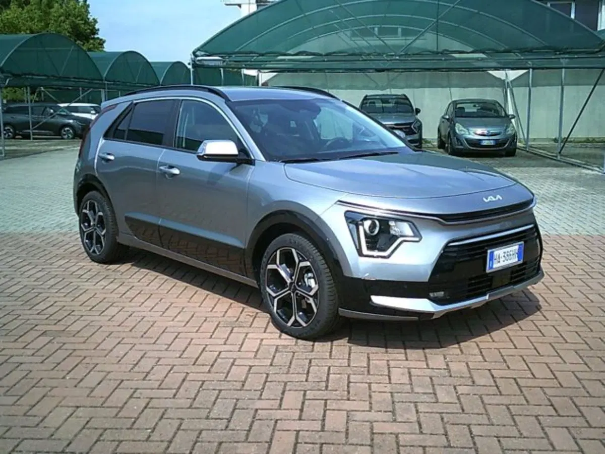 Kia Niro nuova a Novara