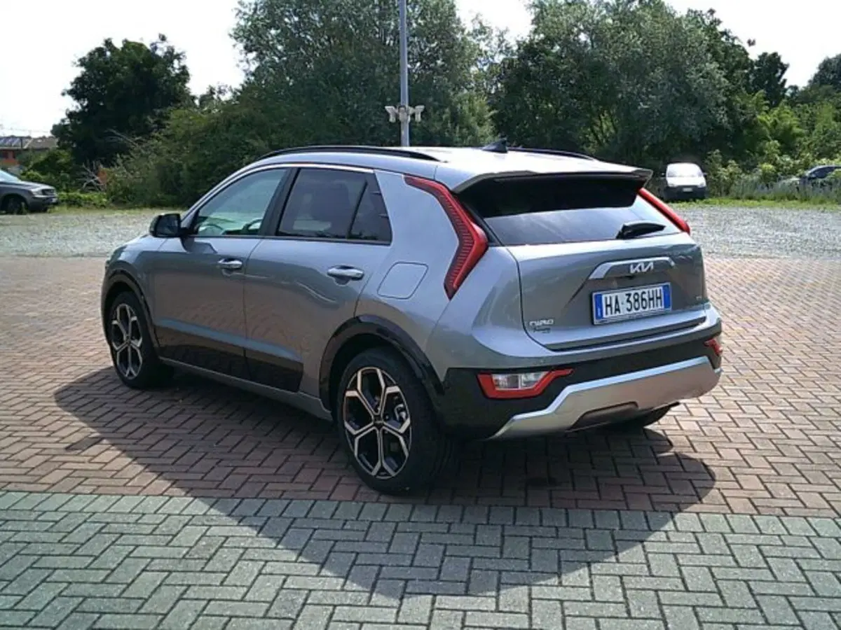Kia Niro nuova a Novara (3)