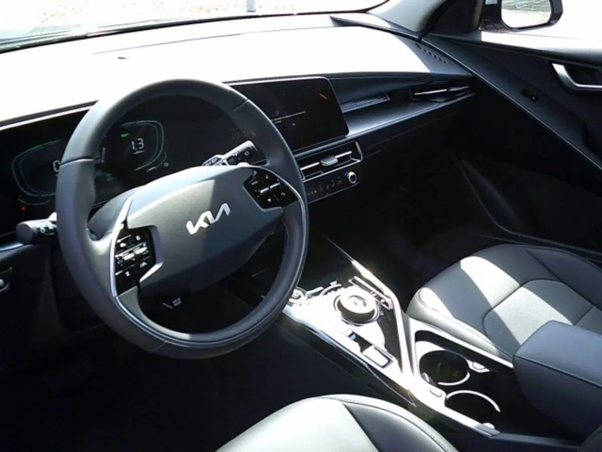Kia Niro nuova a Novara (8)