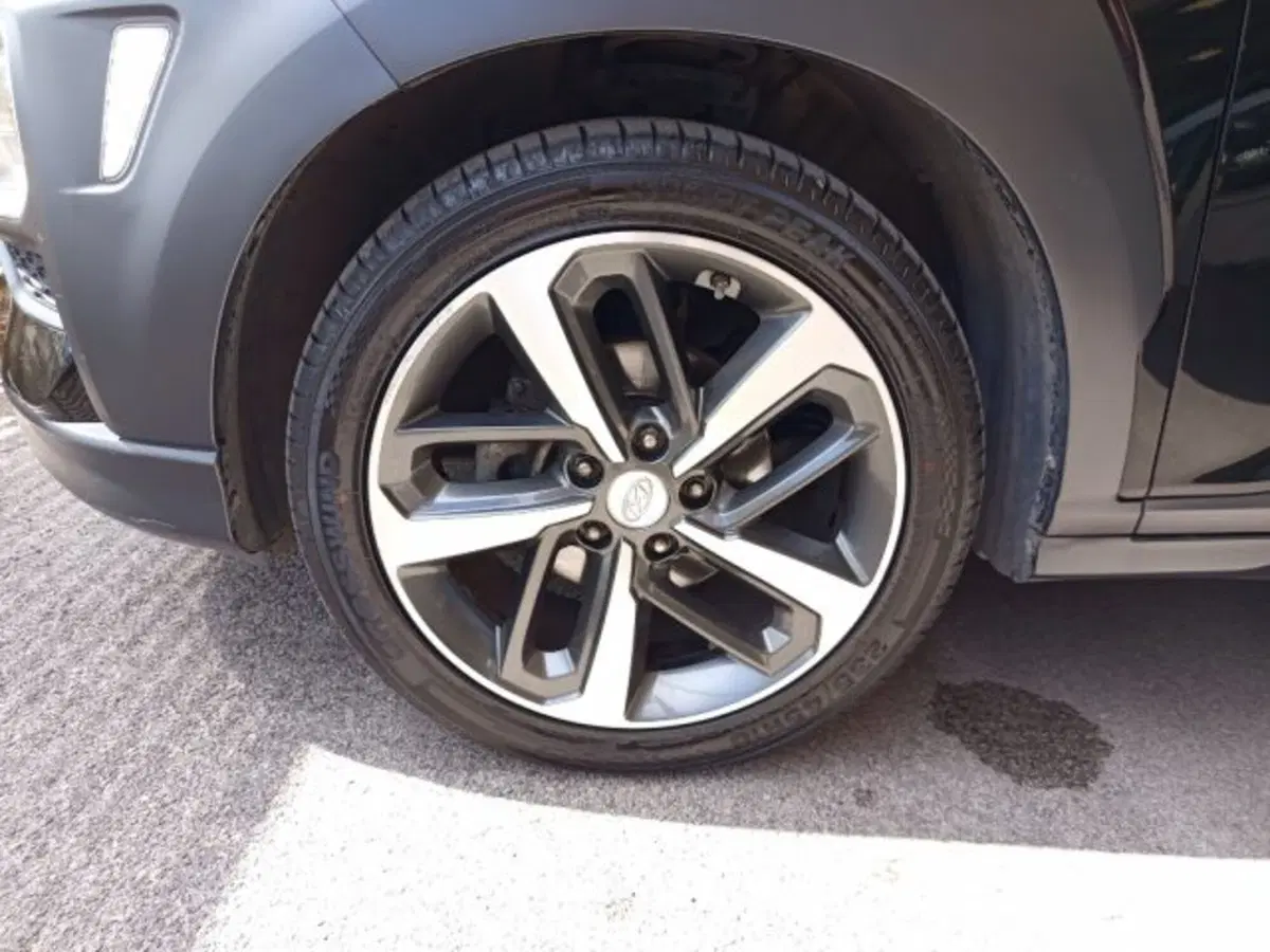 Hyundai Kona usata a Frosinone (7)