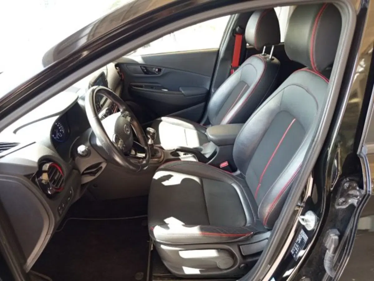 Hyundai Kona usata a Frosinone (8)
