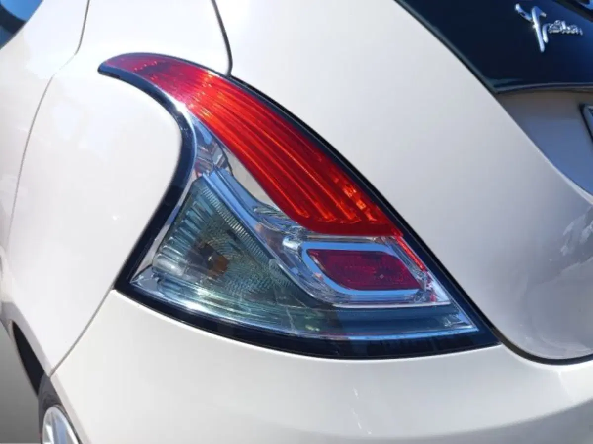 Lancia Ypsilon usata a Frosinone (14)