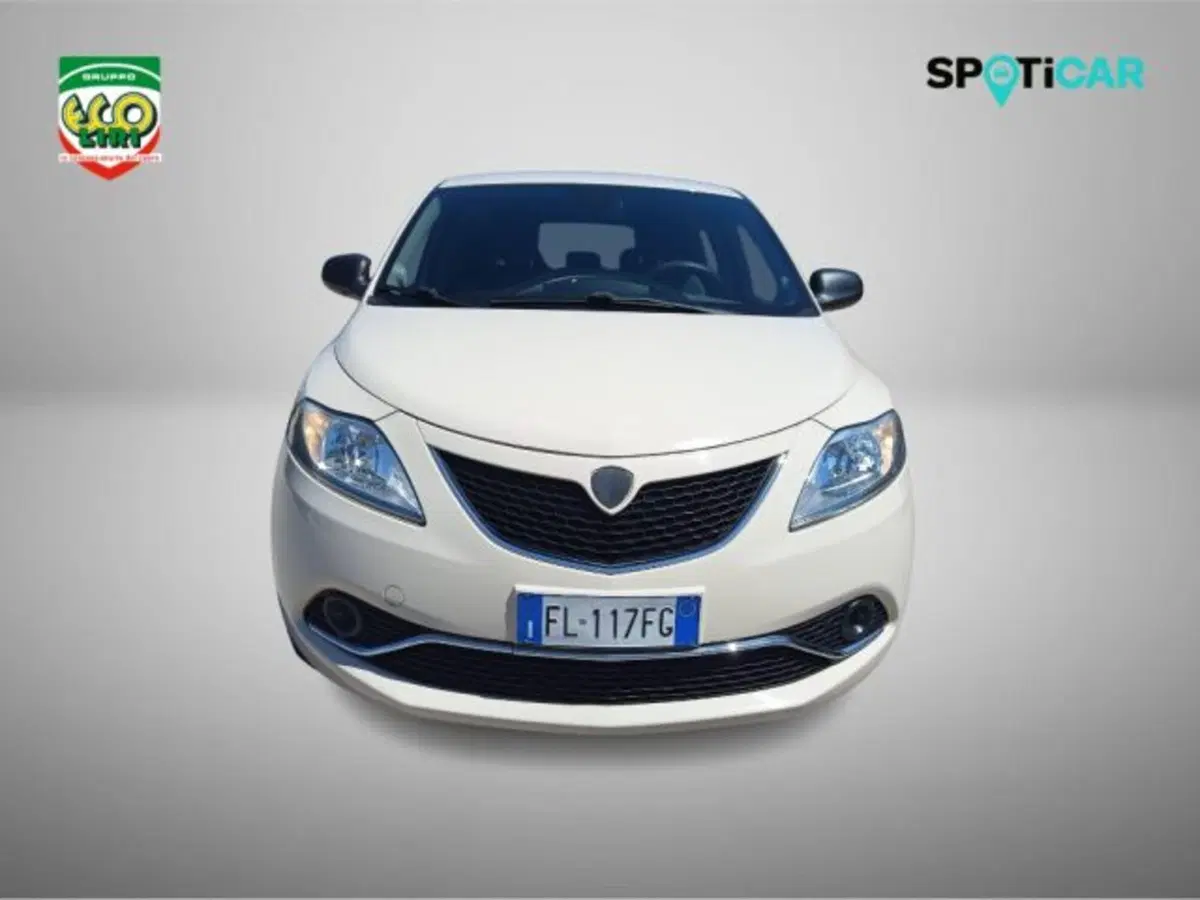 Lancia Ypsilon usata a Frosinone (2)