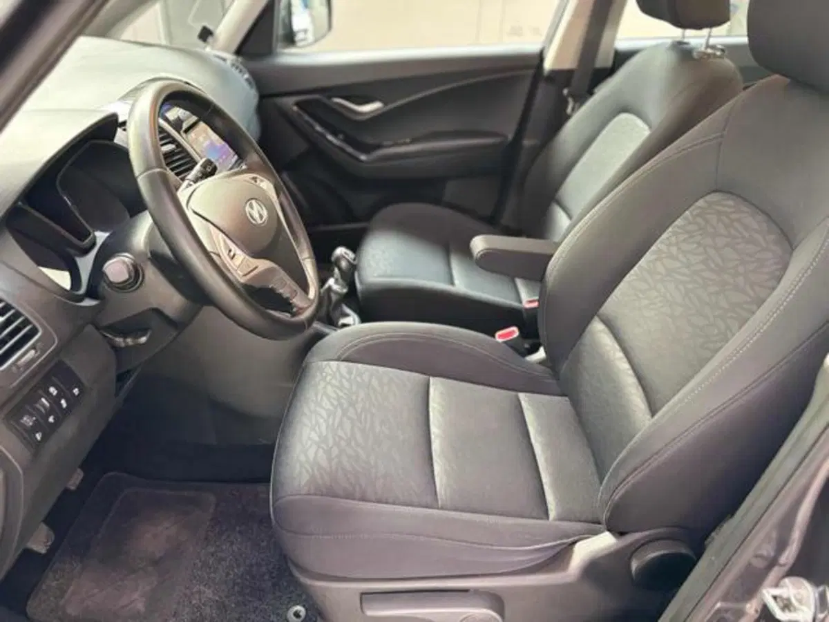 Hyundai ix20 usata a Pesaro-Urbino (7)