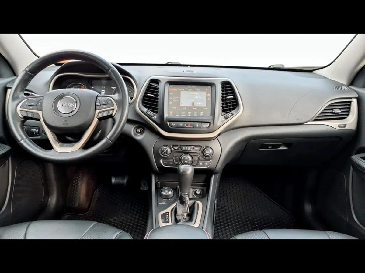 Jeep Cherokee usata a Varese (4)