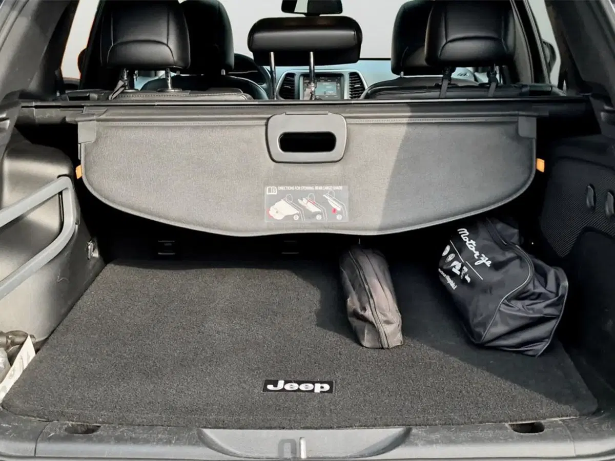 Jeep Cherokee usata a Varese (10)