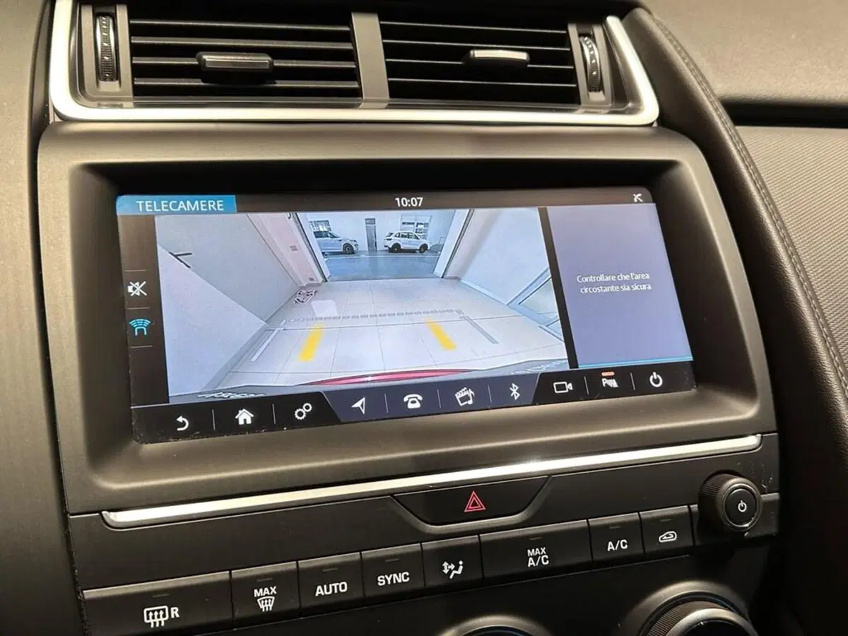Jaguar E-Pace usata a Varese (12)