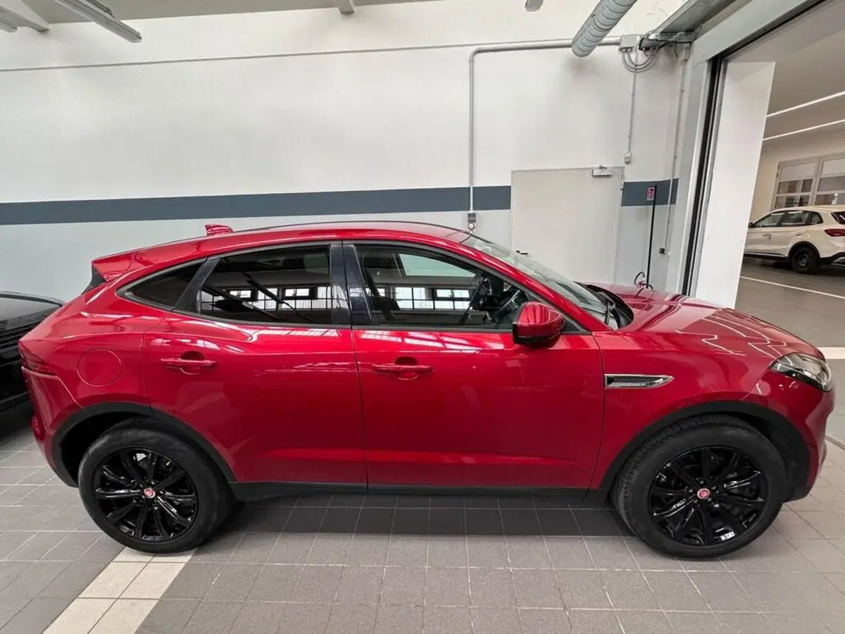 Jaguar E-Pace usata a Varese (5)