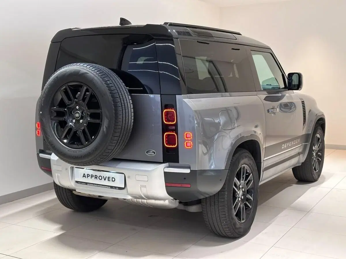 Land Rover Defender usata a Varese (3)