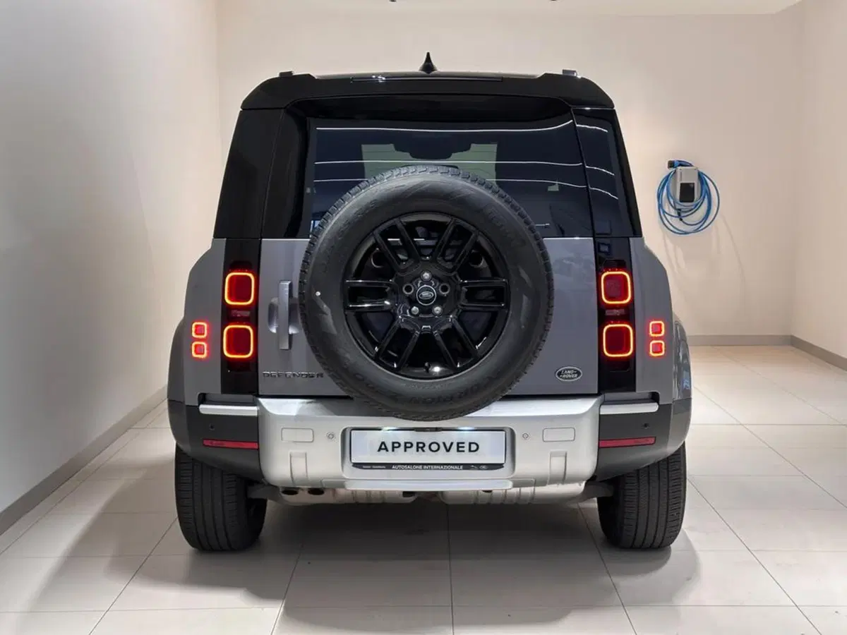 Land Rover Defender usata a Varese (4)