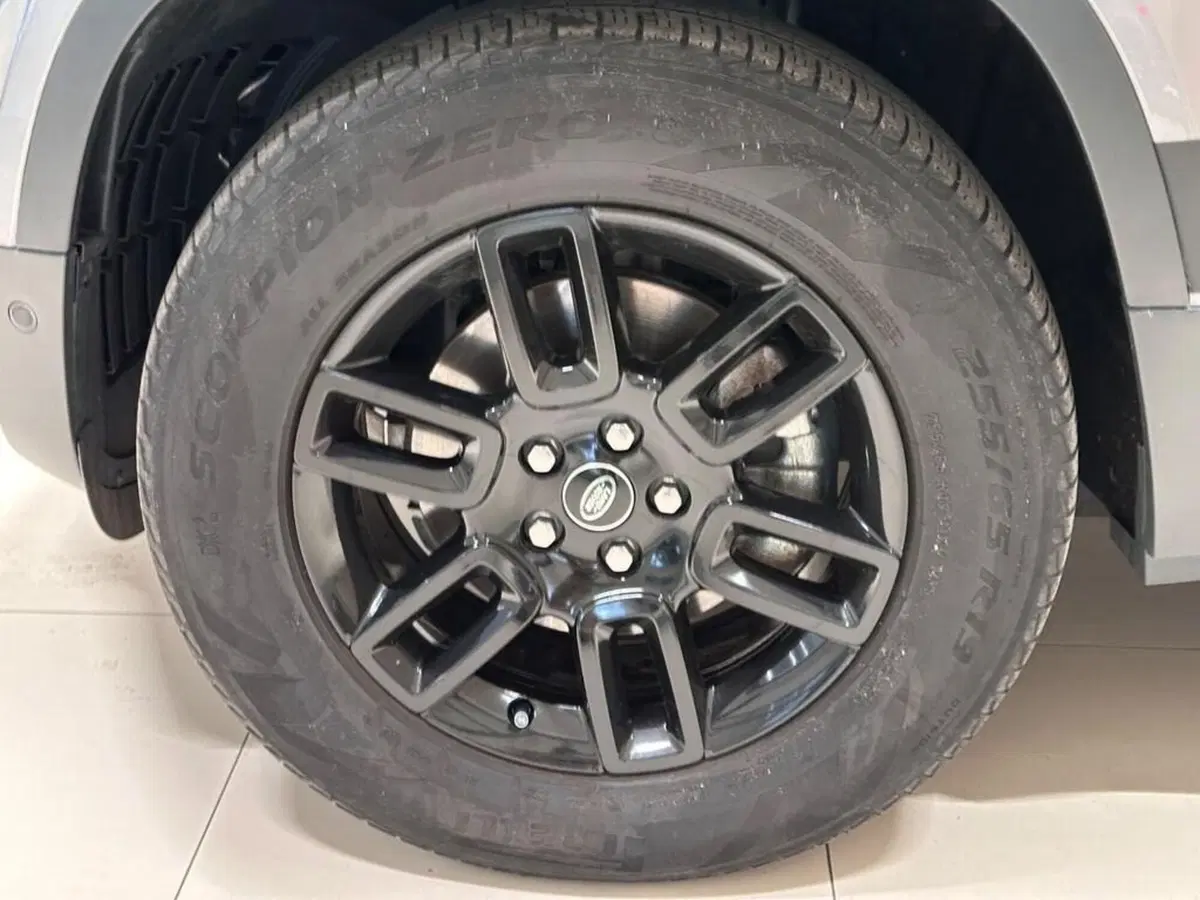 Land Rover Defender usata a Varese (6)