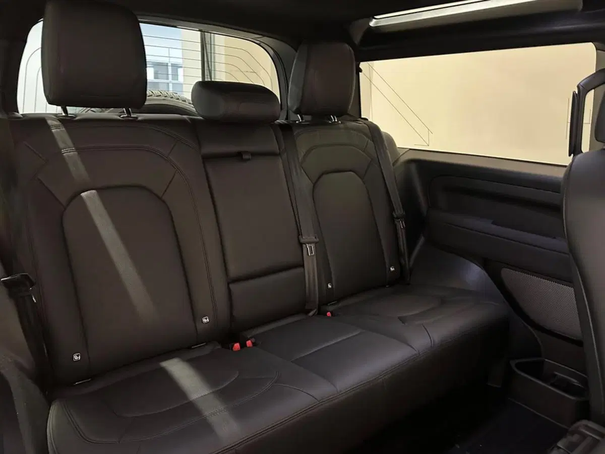Land Rover Defender usata a Varese (8)