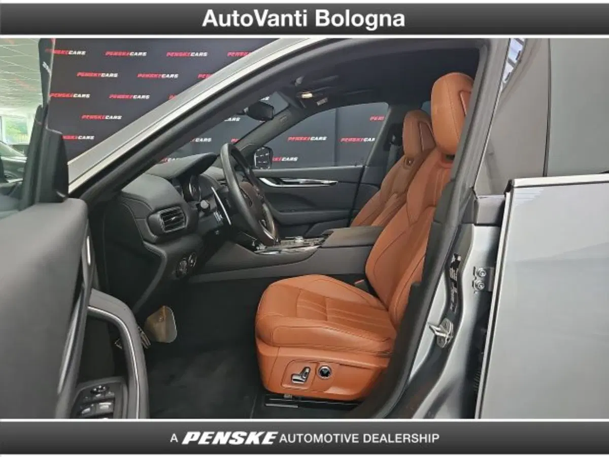 Maserati Levante usata a Bologna (10)