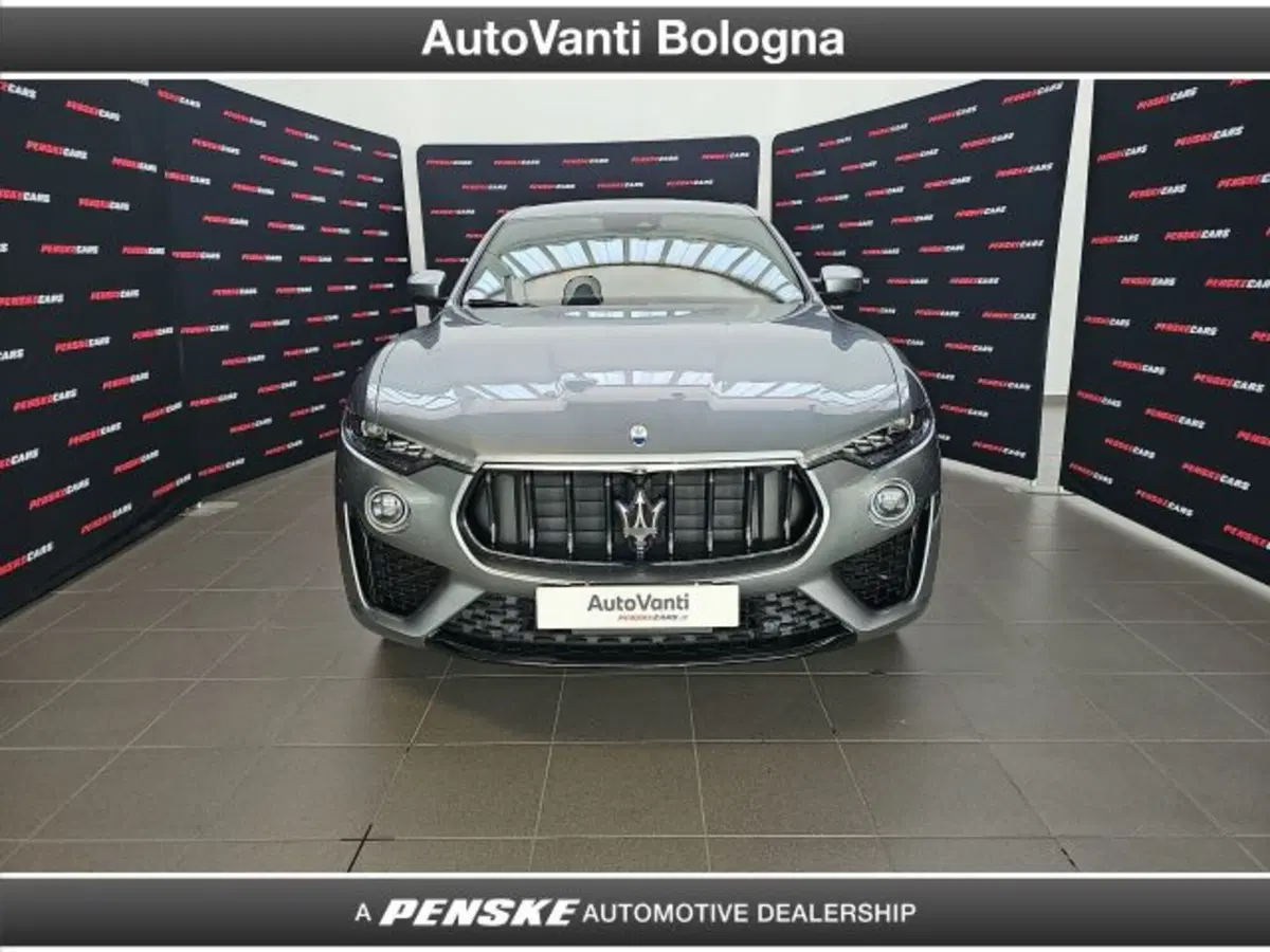 Maserati Levante usata a Bologna (7)