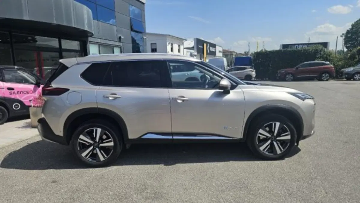 Nissan X-Trail usata a Lucca (3)