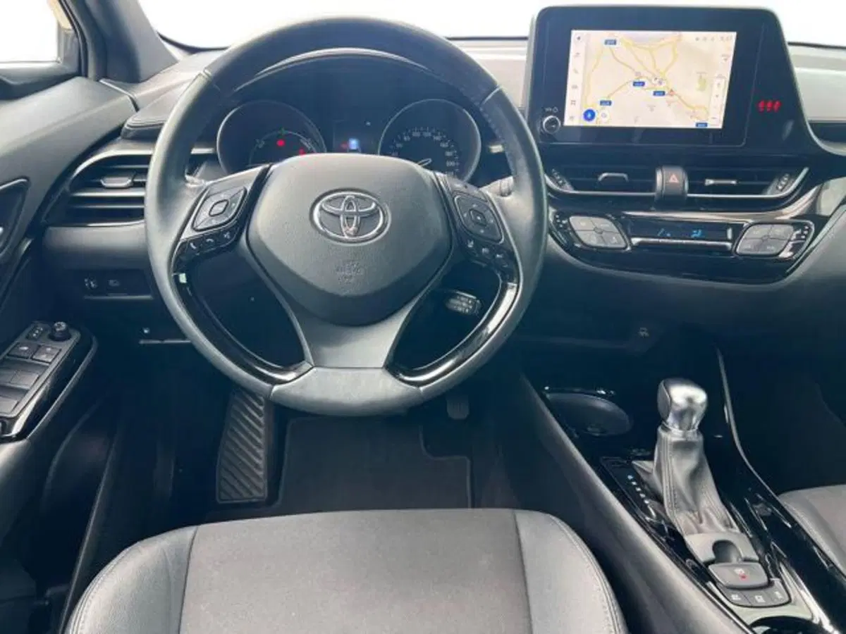 Toyota Toyota C-HR usata a Sassari (8)