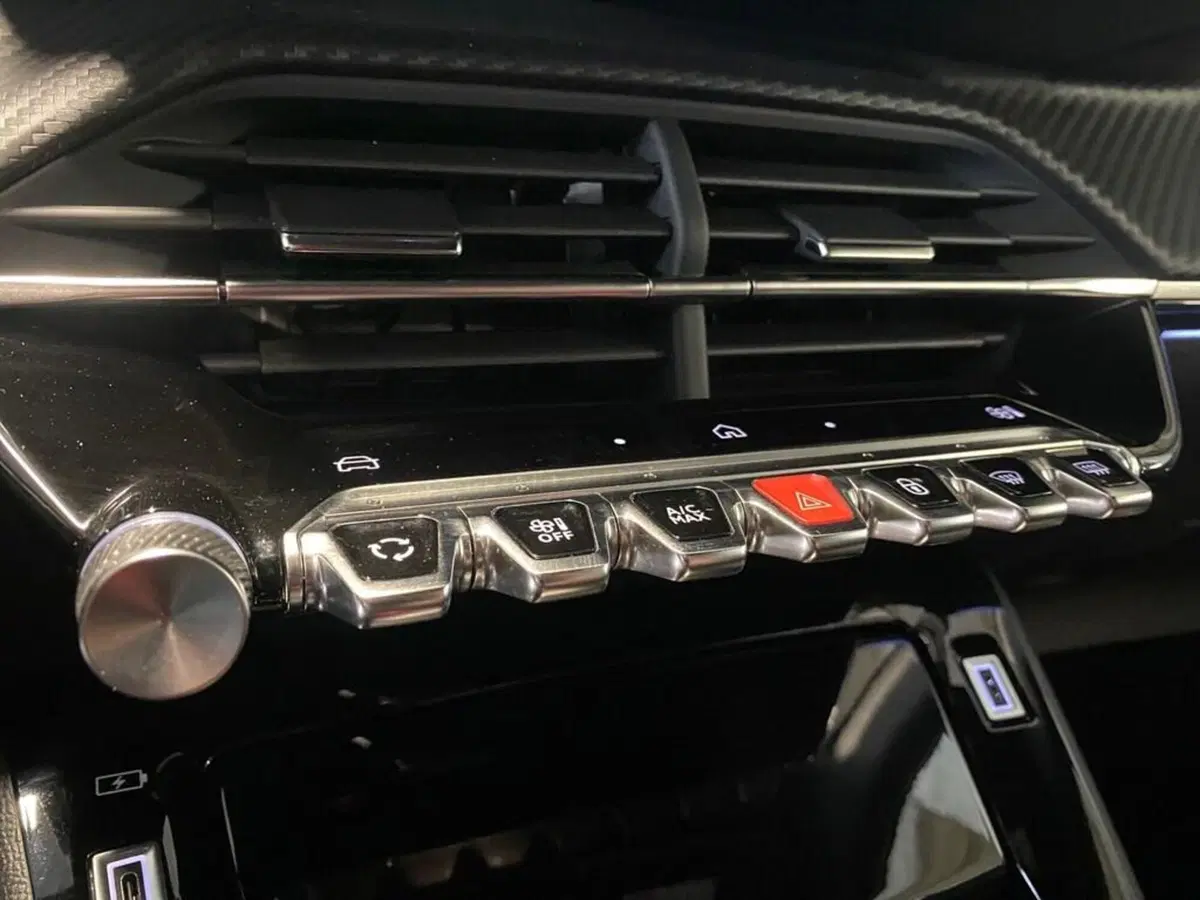 Peugeot 208 usata a Torino (11)