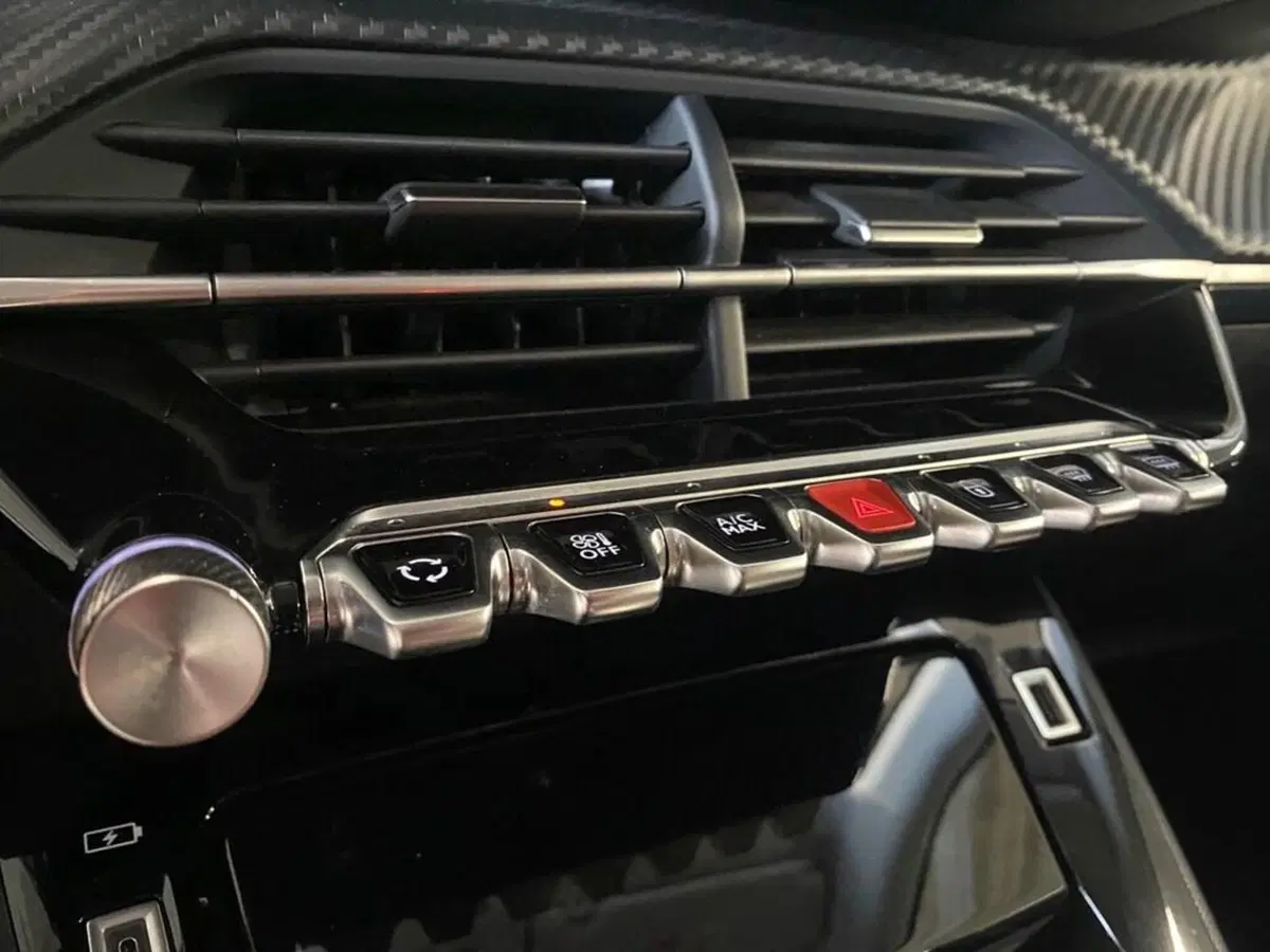 Peugeot 208 usata a Torino (11)