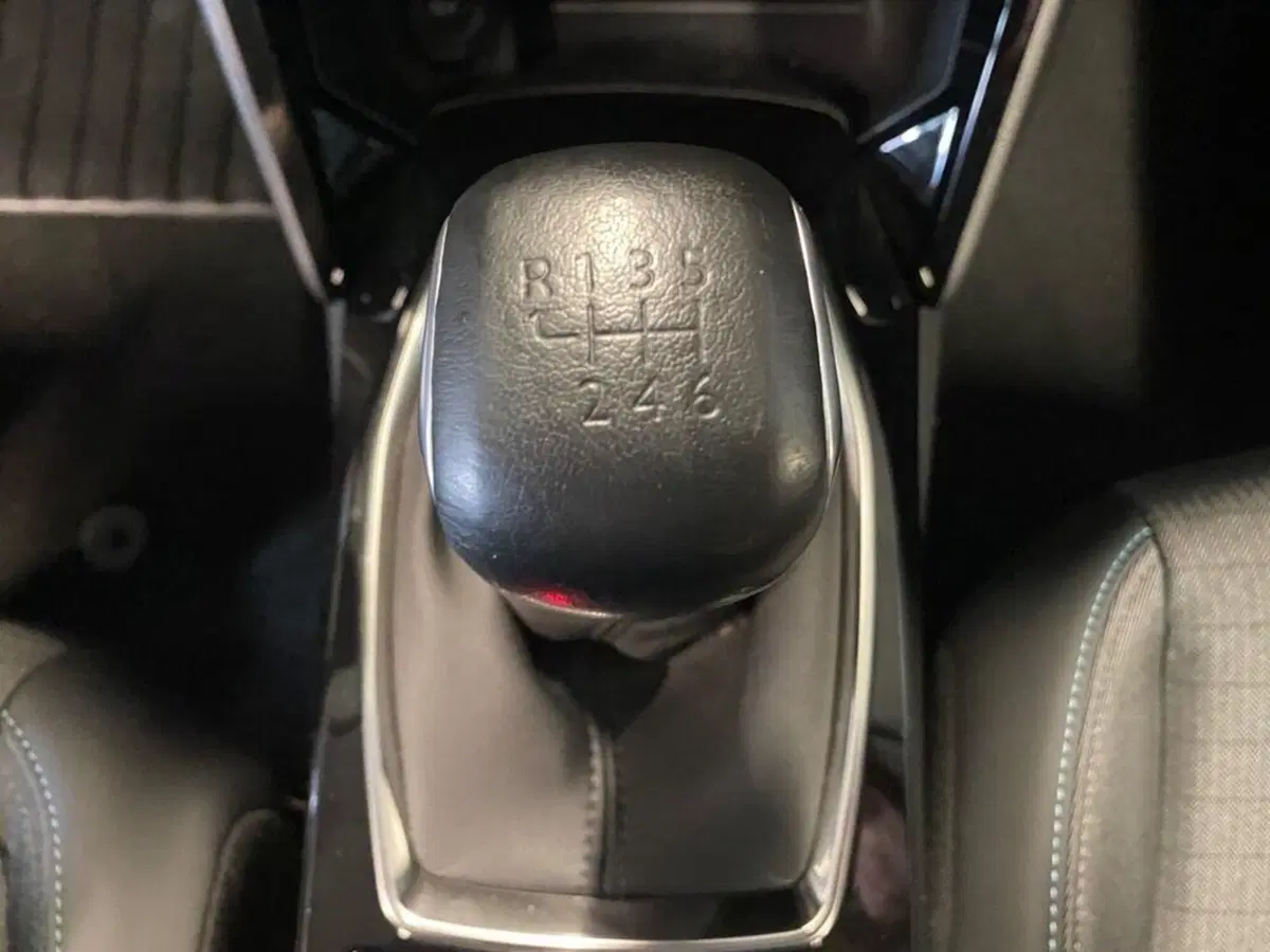 Peugeot 208 usata a Torino (12)