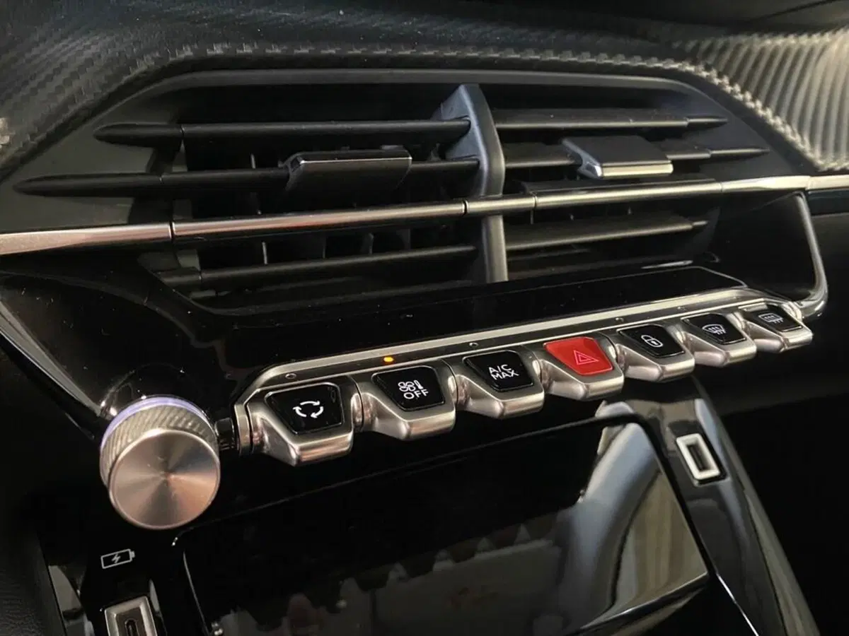 Peugeot 208 usata a Torino (11)
