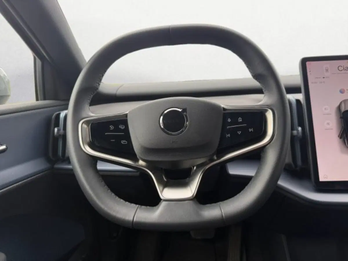 Volvo EX30 usata a Udine (12)