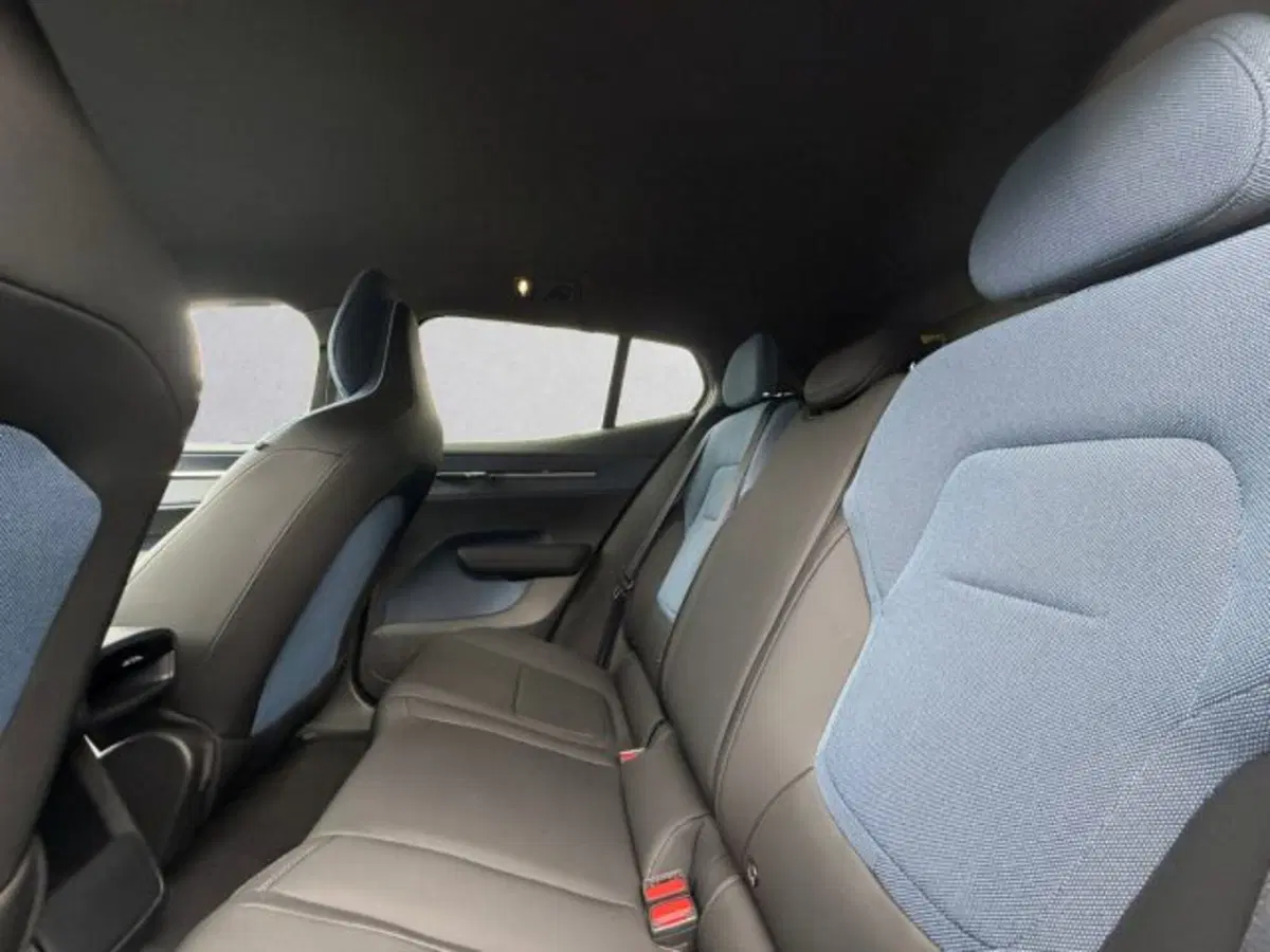 Volvo EX30 usata a Udine (9)