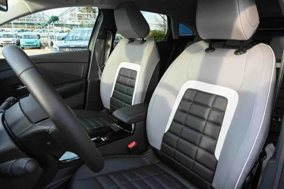 Citroen E-C4 nuova a Torino (10)