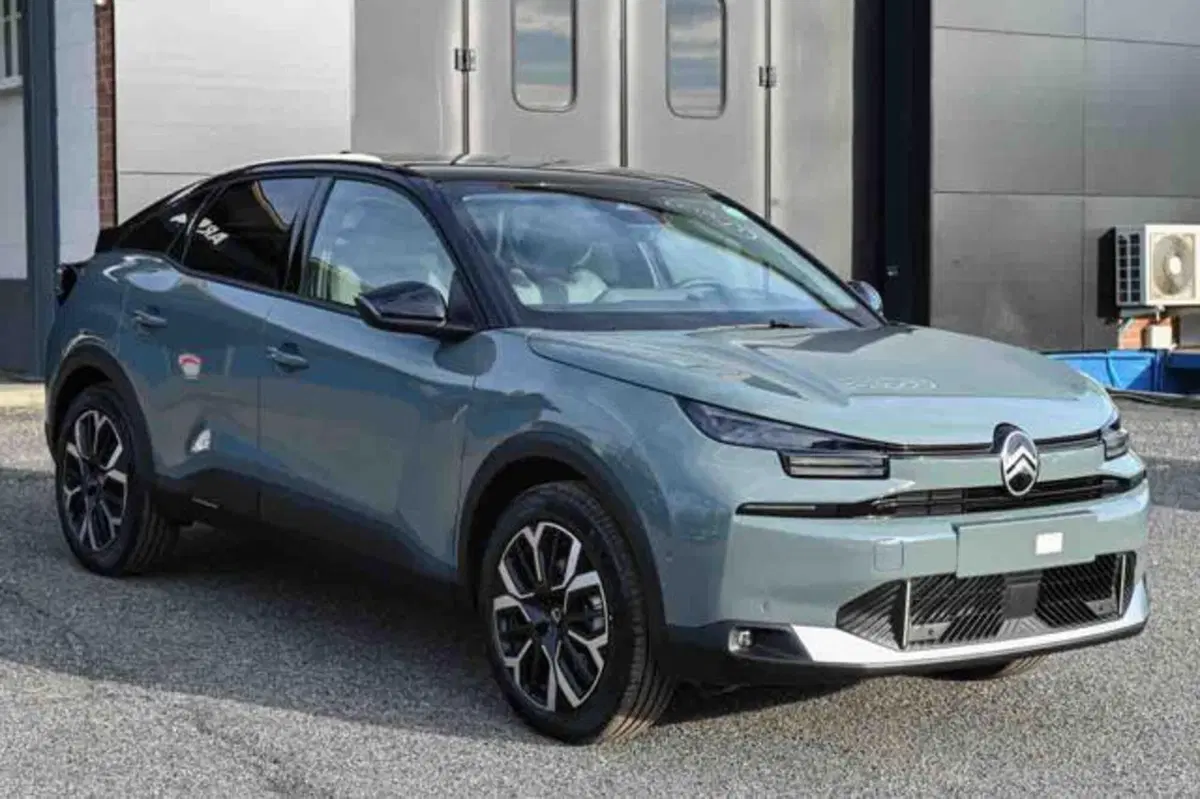 Citroen E-C4 nuova a Torino (2)