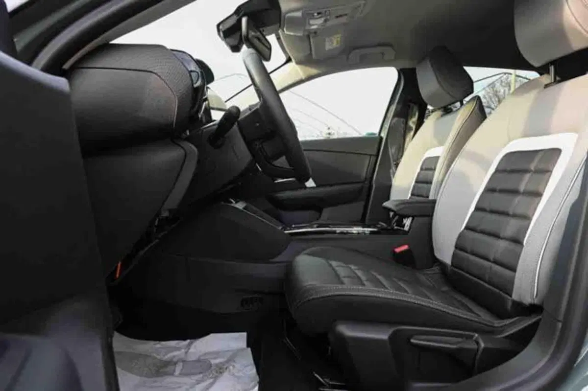 Citroen E-C4 nuova a Torino (9)