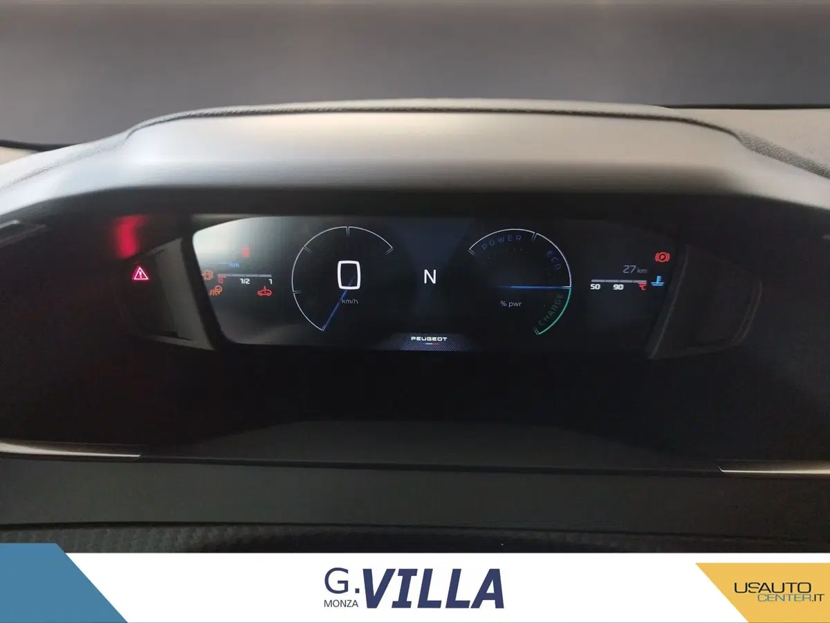 Peugeot 208 nuova a Milano (12)