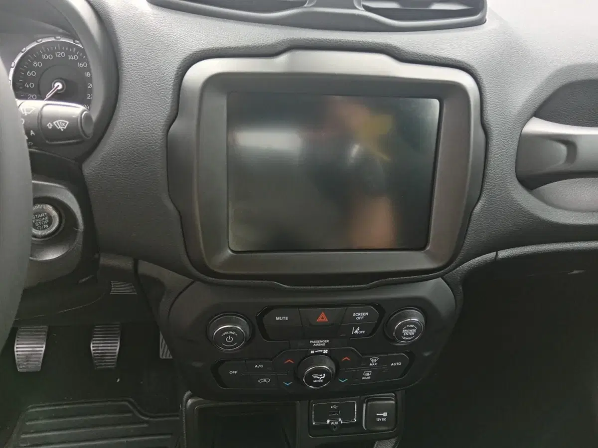 Jeep Renegade nuova a Alessandria (11)